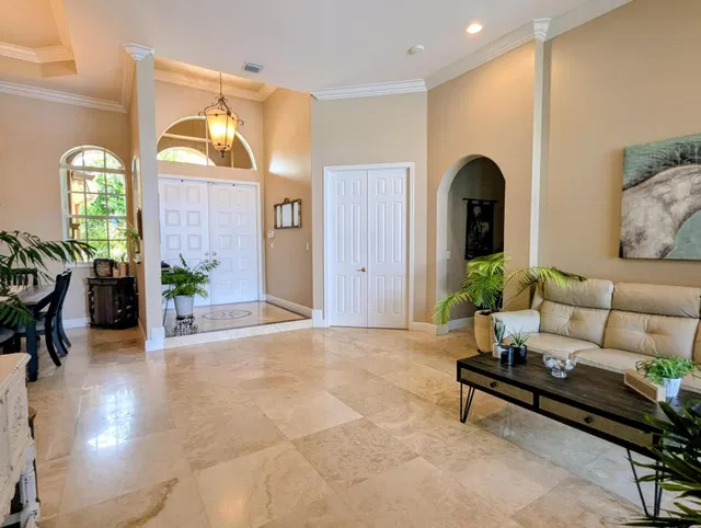 Residence photo 3