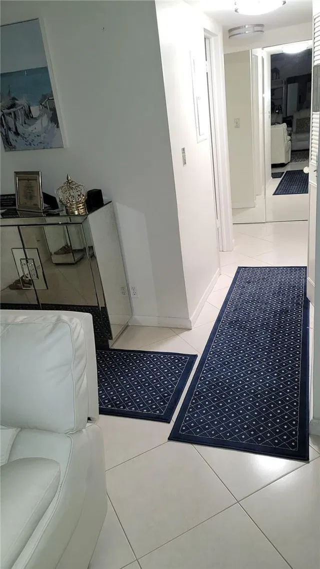Unit 101 photo 18