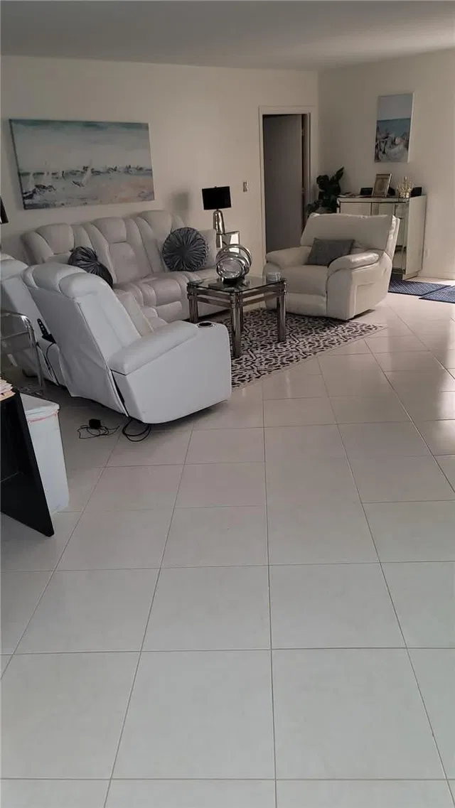 Unit 101 photo 28
