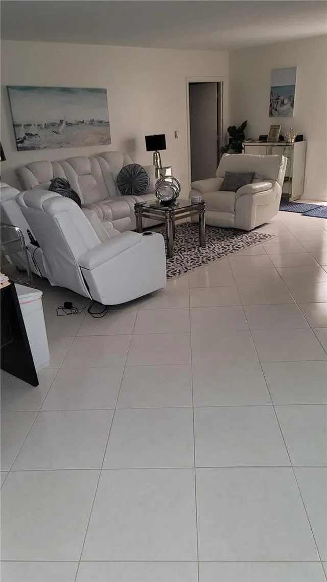 Unit 101 photo 29