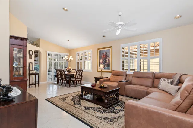 Residence photo 3
