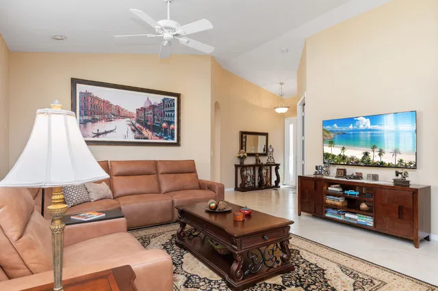 Residence photo 4