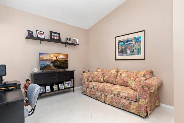 Residence photo 18