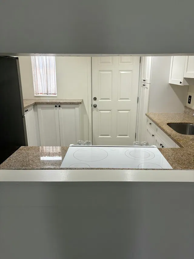  Unit C9 photo 12