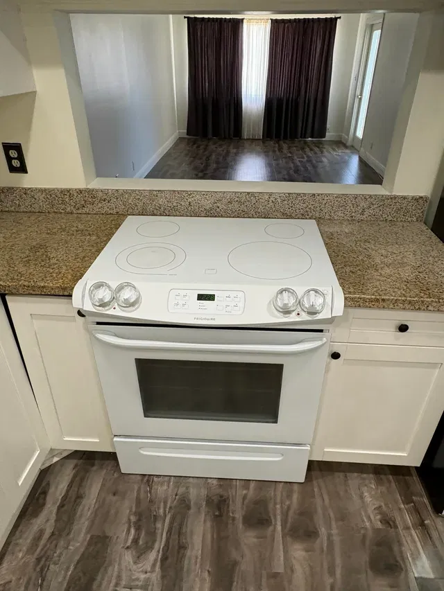  Unit C9 photo 14