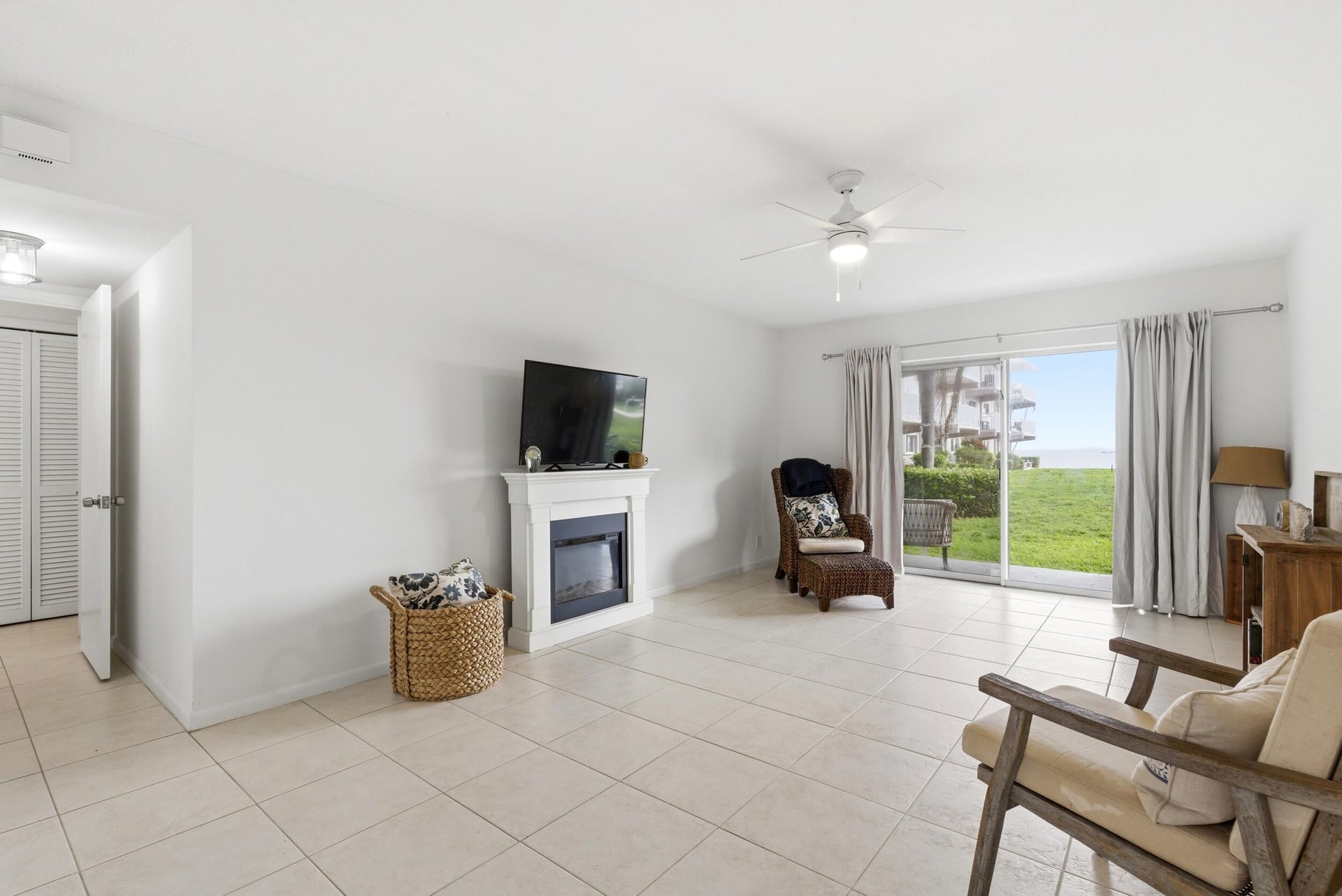 Unit 104 photo 5