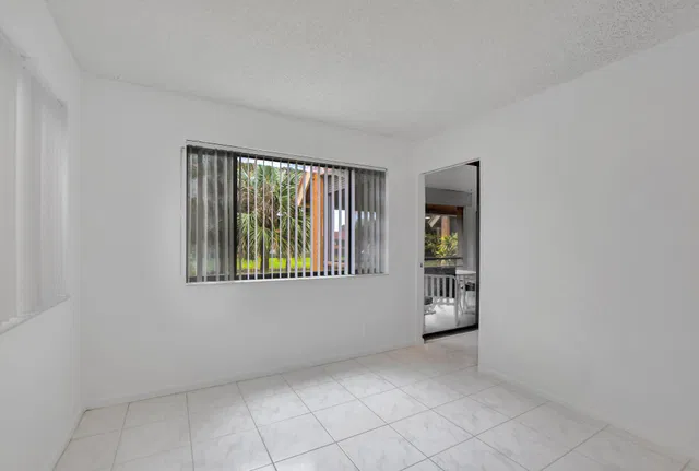 Unit 202 photo 14
