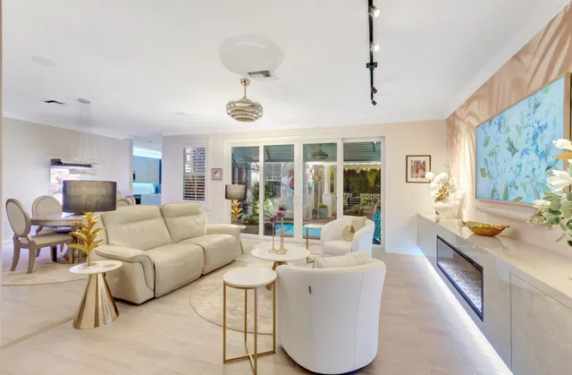 Woodfield Country Club Residence photo 20