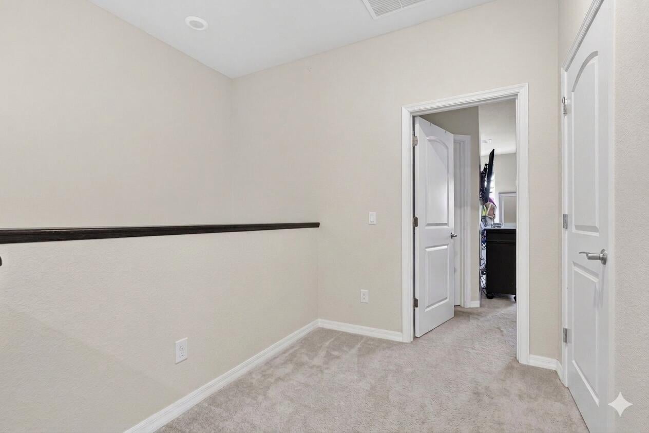 Residence photo 8
