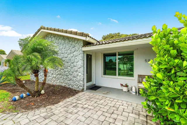 Residence photo 5