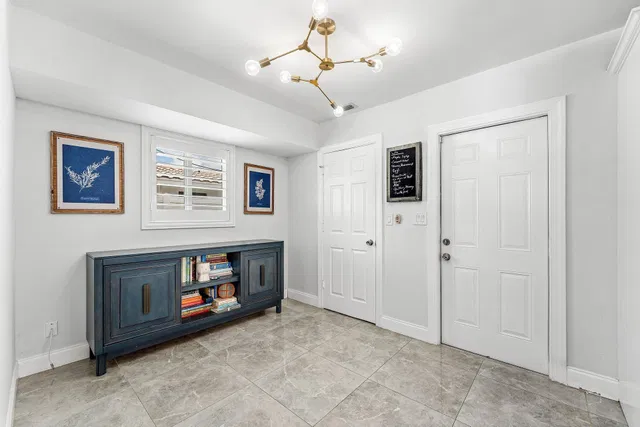 Residence photo 15
