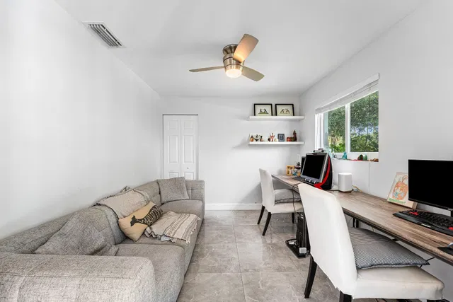 Residence photo 27