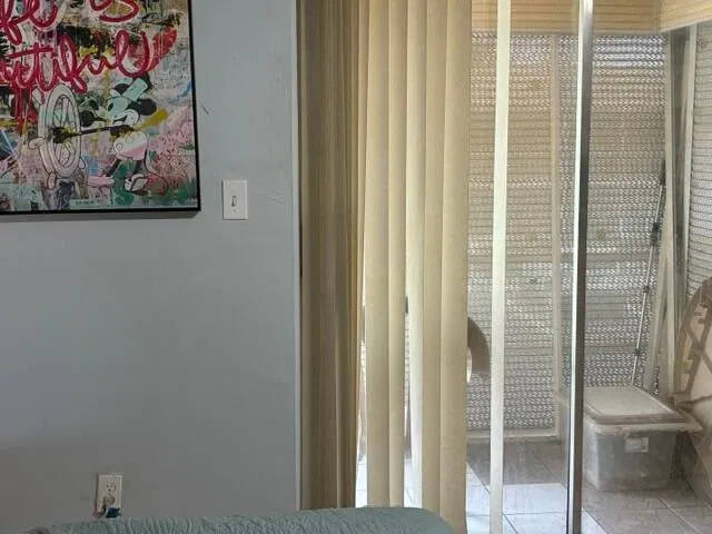 Unit 202 photo 4