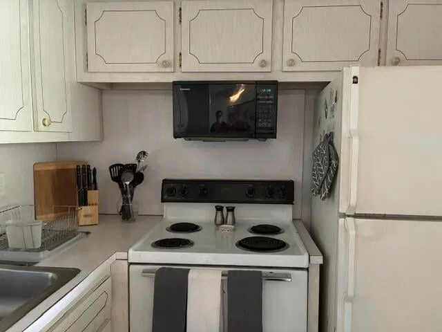 Unit 202 photo 13