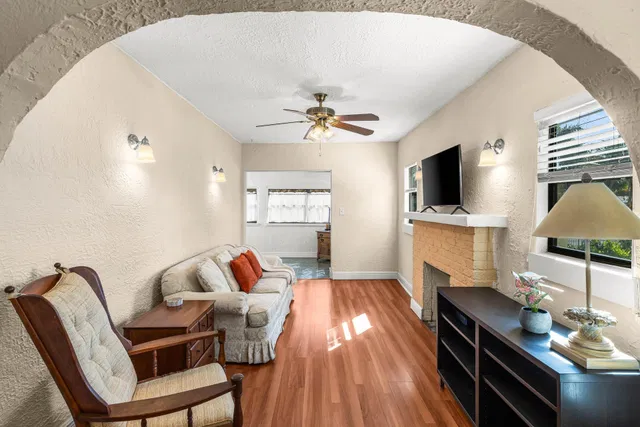 Residence photo 6