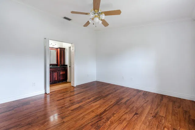 Residence photo 8
