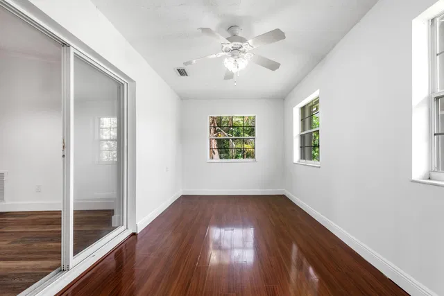 Residence photo 12