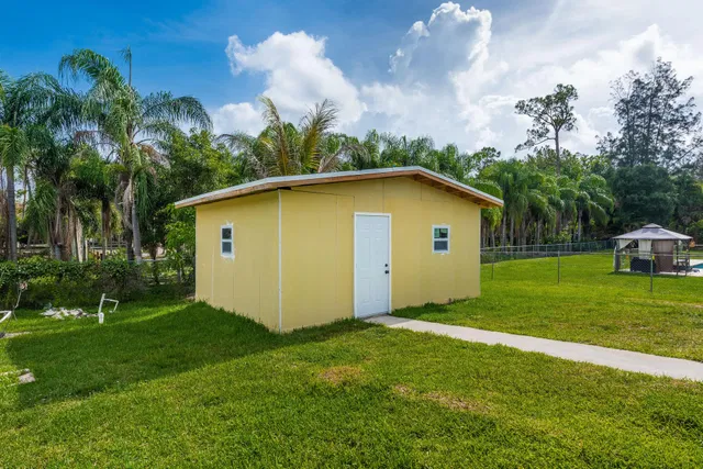 Residence photo 25