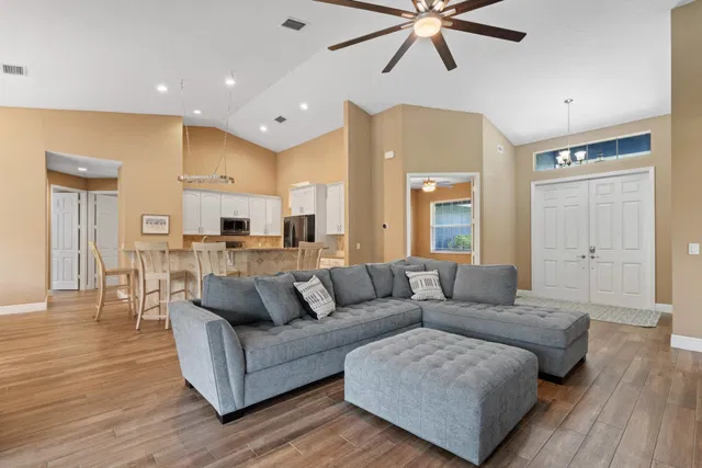 Residence photo 5