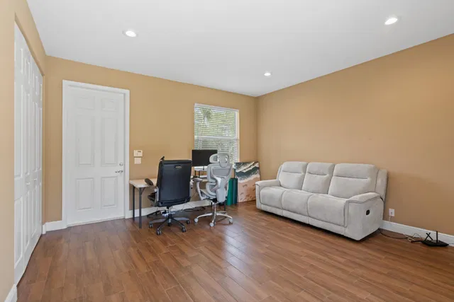 Residence photo 47