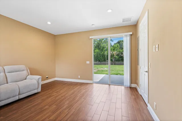 Residence photo 48