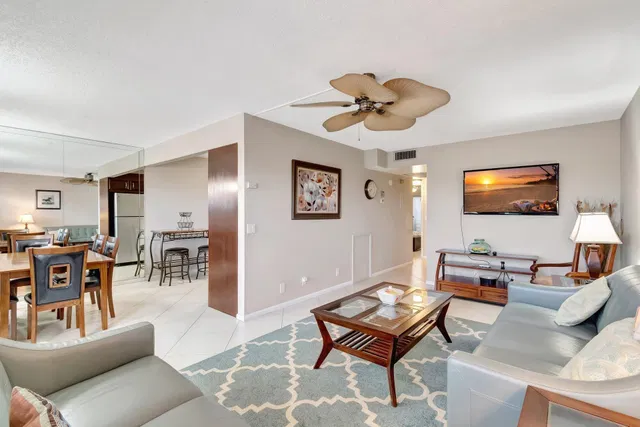 Residence photo 2