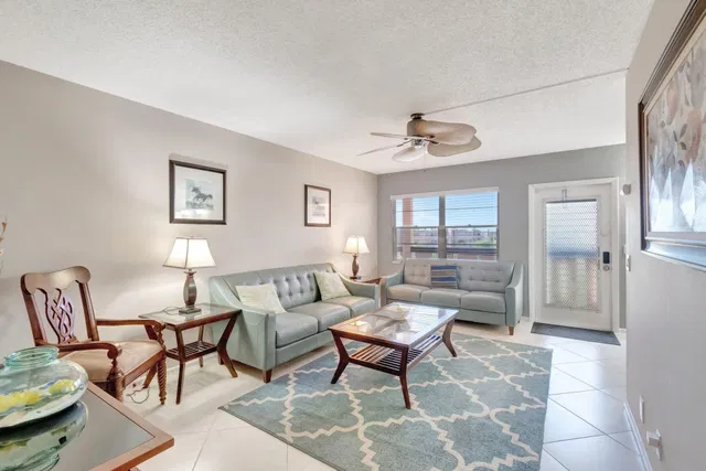 Residence photo 8