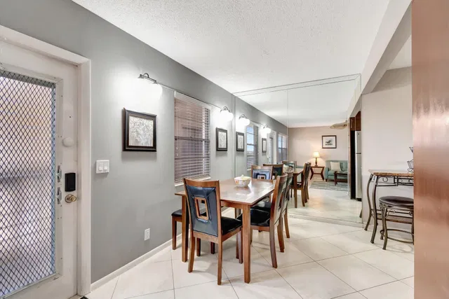 Residence photo 11