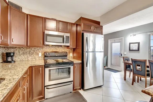 Residence photo 13