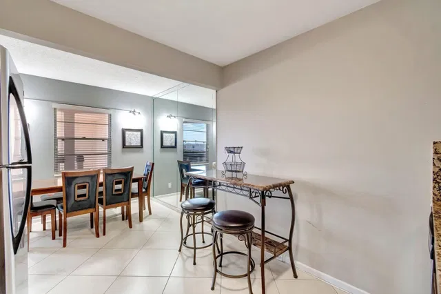 Residence photo 14