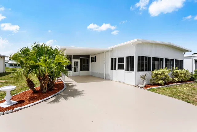 Residence photo 2