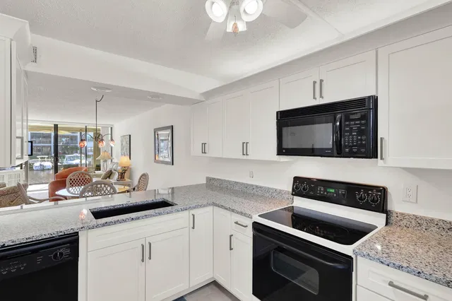  Unit 9102 photo 11