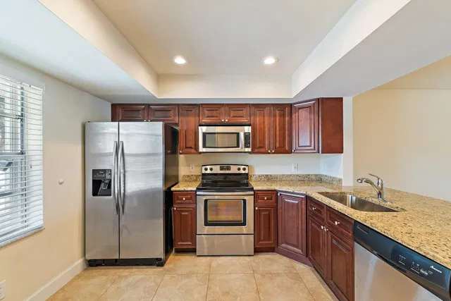Residence photo 5
