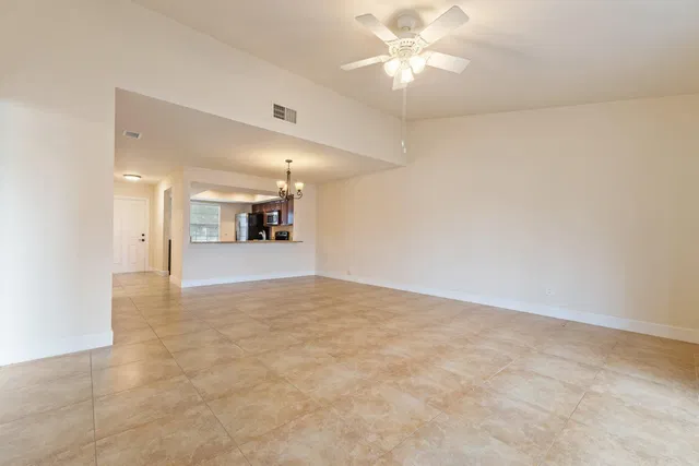 Residence photo 10