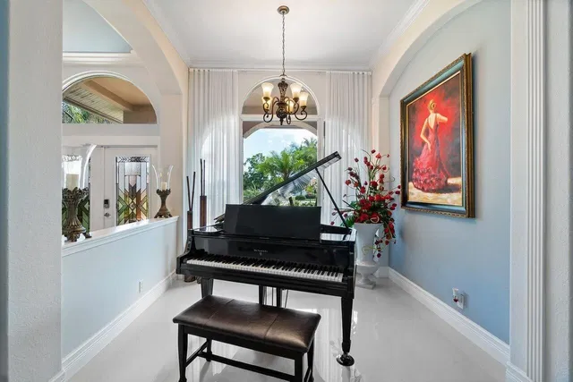 Residence photo 2