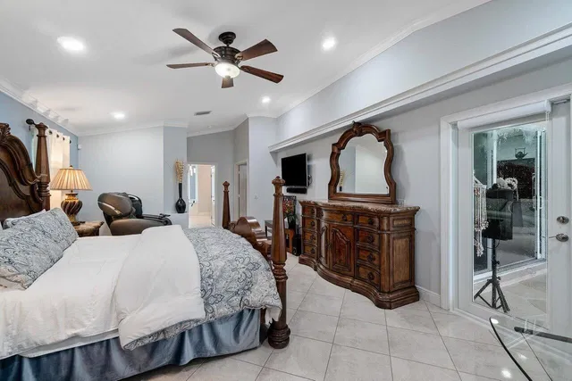 Residence photo 12