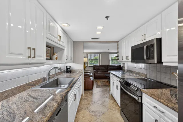 Unit 506 photo 13
