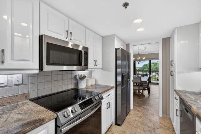 Unit 506 photo 14