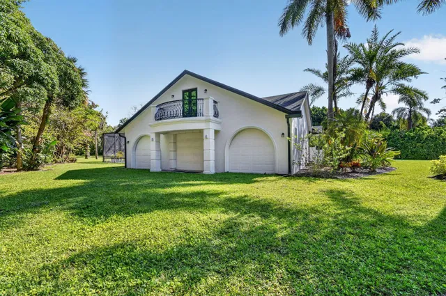 Pinewood Residence photo 5