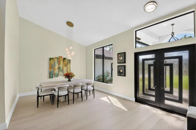 Pinewood Residence photo 12