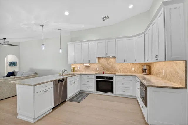 Pinewood Residence photo 14