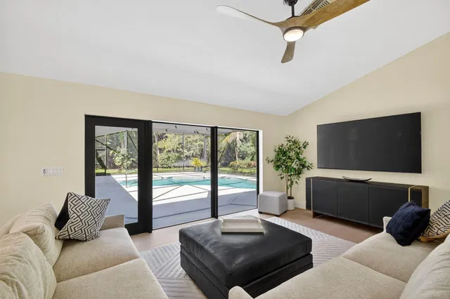 Pinewood Residence photo 21