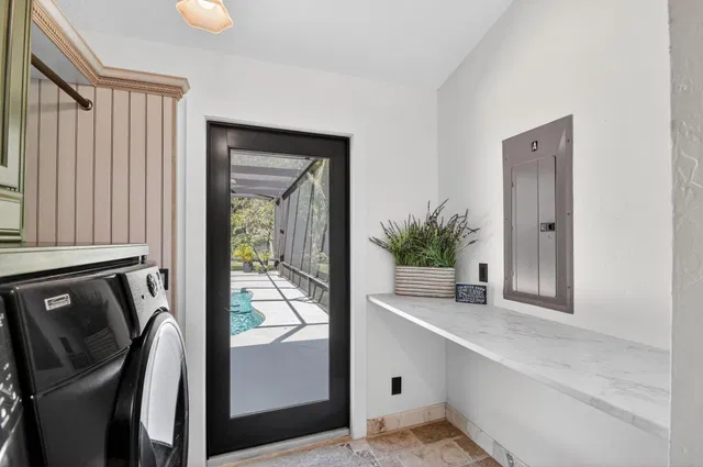 Pinewood Residence photo 38