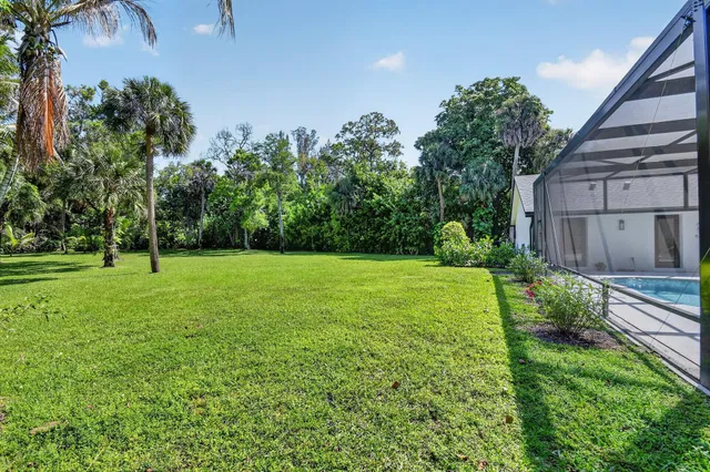 Pinewood Residence photo 51