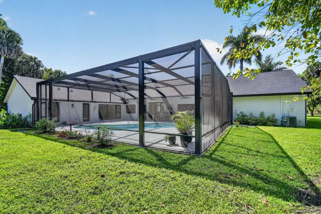Pinewood Residence photo 52