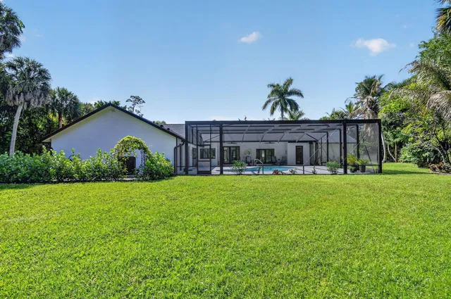 Pinewood Residence photo 53