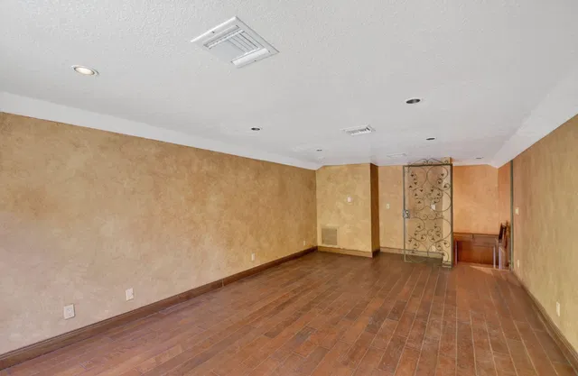 Pinewood Residence photo 58