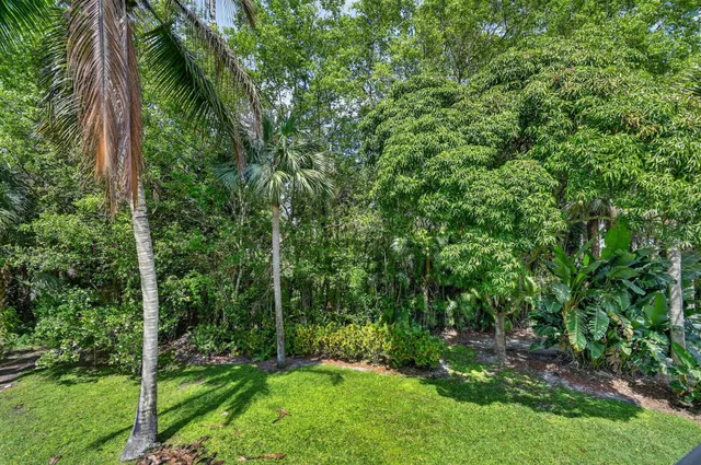 Pinewood Residence photo 62