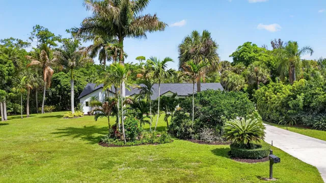 Pinewood Residence photo 65