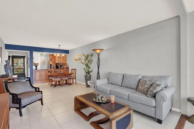 Unit 8-106 photo 17